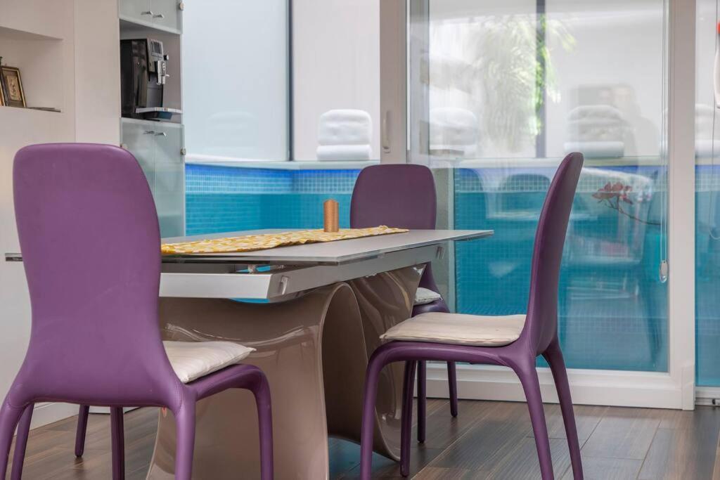Luxury Apartment Martinis With Pool Split Exterior foto